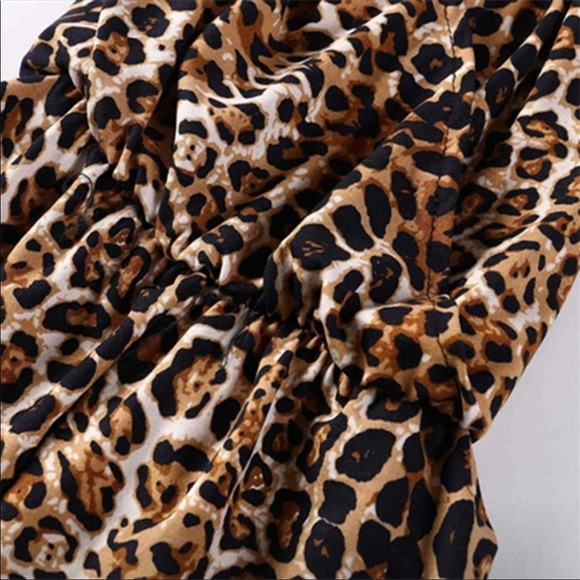 Leopard print halter backless jumpsuit NWT - Picture 8 of 8